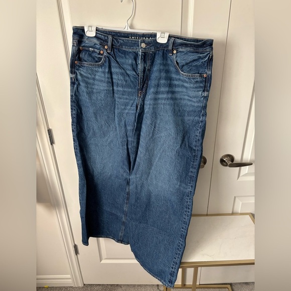 American Eagle | Low-Rise Baggy Wide Leg Jeans | Size 18 - Picture 2 of 6